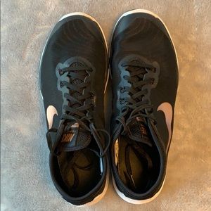 Nike lightweight sneakers